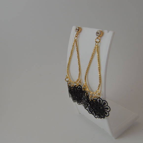 Dangle Flower Charm Earrings - Picture 5 of 6